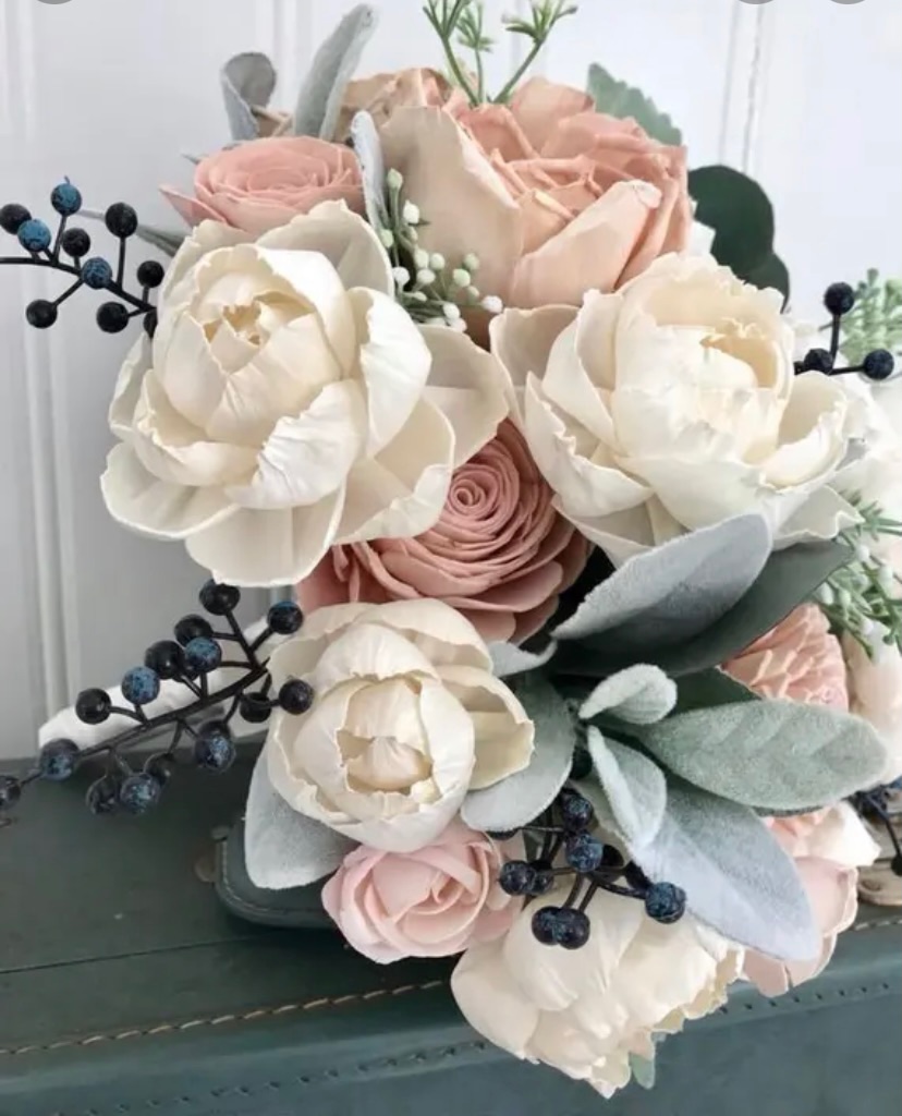 Flower arrangement made of sola wood